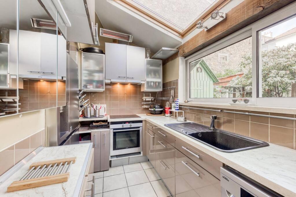 Appartement De Caractere Avec Jardinet Privatif A 1 Min Metro 1, Paris, Disneyland Vincennes Kültér fotó